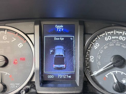 Used 2017 Toyota Tacoma TRD Sport w/ Tow Package AWD/4WD image 36
