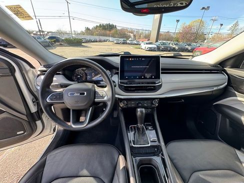 Used 2022 Jeep Compass Limited w/ Sun and Sound Group image 13