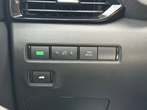 Used 2024 Nissan Sentra SV FWD image 20