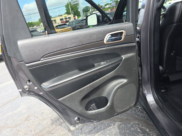 Used 2016 Jeep Grand Cherokee Limited AWD/4WD image 29