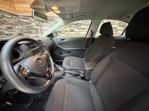 Used 2015 Volkswagen Jetta S image 11