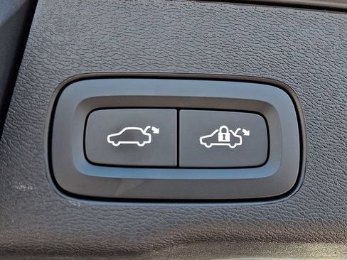 Certified 2023 Volvo XC60 B5 Plus w/ Climate Package AWD/4WD image 29
