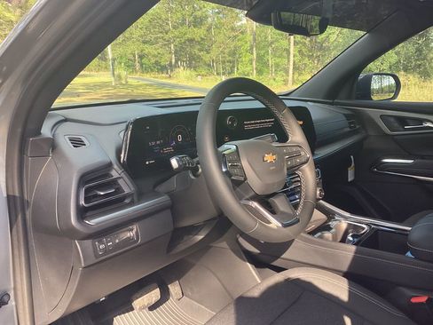 New 2026 Chevrolet Traverse LT w/ Driver Confidence Package FWD image 14