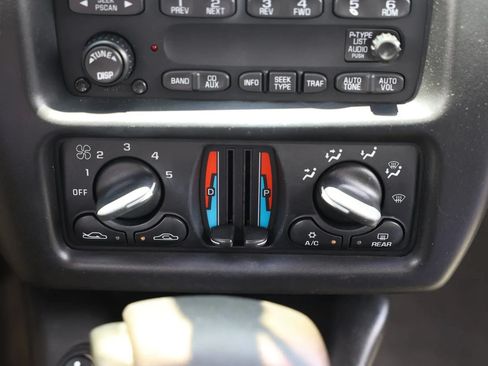Used 2002 Chevrolet Monte Carlo LS w/ Preferred Equipment Group 1 FWD image 31
