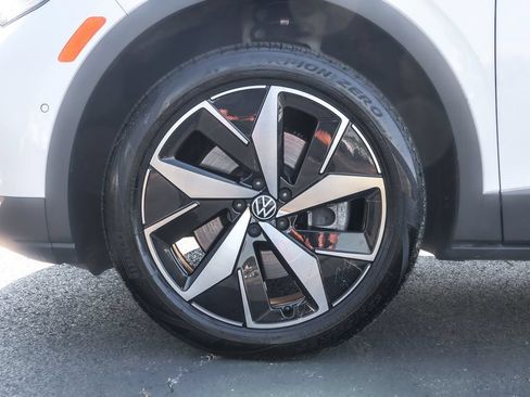 Used 2023 Volkswagen ID.4 Pro S AWD/4WD image 18