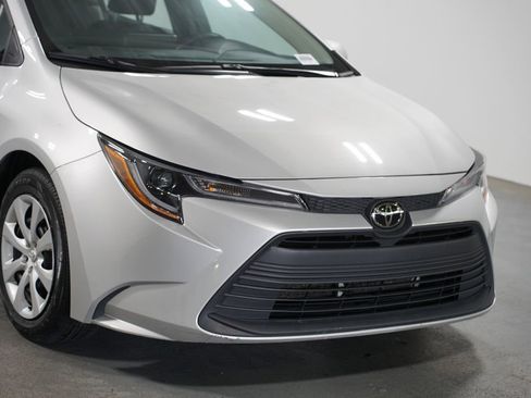 Certified 2024 Toyota Corolla LE FWD image 4
