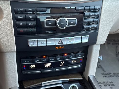 Used 2015 Mercedes-Benz E 250 BlueTEC 4MATIC Sedan image 18