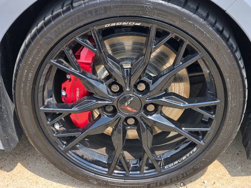 Used 2024 Chevrolet Corvette Stingray Preferred Conv w/ Z51 Performance Package RWD image 11