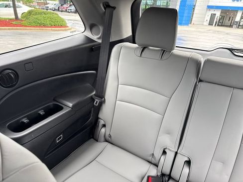 Used 2019 Honda Pilot Touring image 25