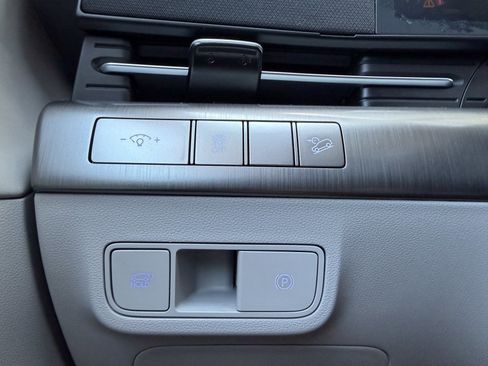 Used 2025 Hyundai Kona Limited FWD image 29