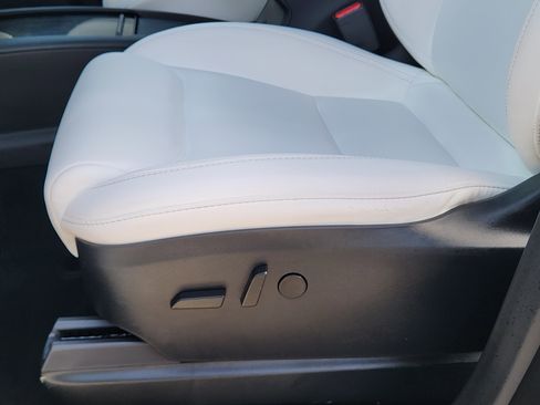 Used 2020 Tesla Model X Long Range image 28