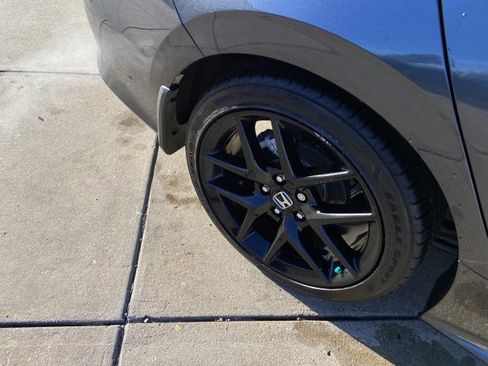 Used 2025 Honda Civic Sport image 29