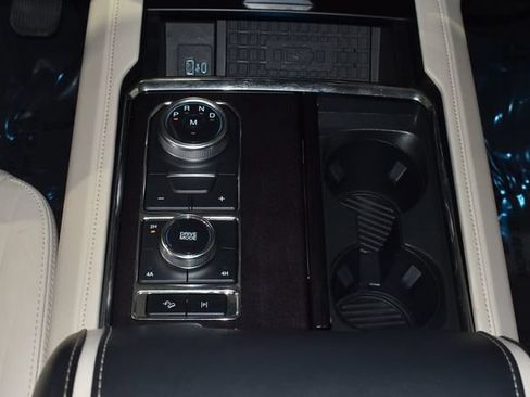 Used 2024 Ford Expedition Platinum AWD/4WD image 30