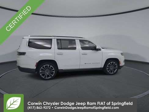 Used 2022 Jeep Grand Wagoneer Series III w/ Rear Seat Video Group 1 AWD/4WD image 16