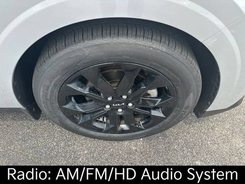 Certified 2024 Kia Carnival SX Prestige FWD image 5