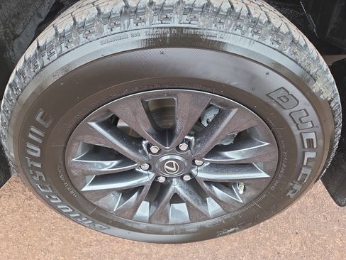 Certified 2023 Lexus GX 460 Premium w/ Premium Plus Package image 11