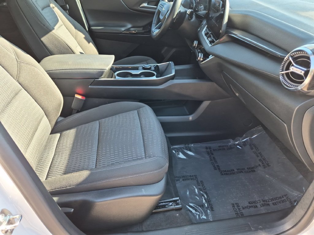 Used 2026 Chevrolet Equinox LT FWD image 27