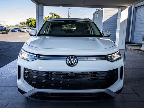 New 2026 Volkswagen Tiguan SE image 8