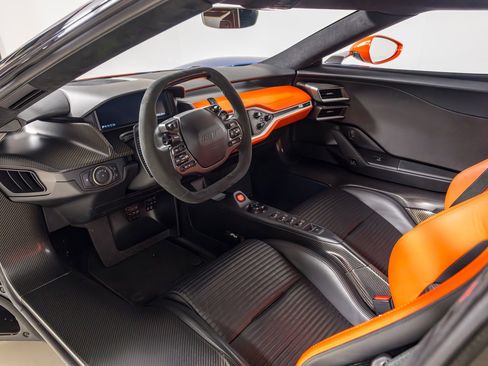 Used 2021 Ford GT image 26