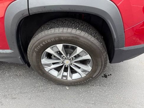 Used 2025 Chevrolet Equinox LT w/ Convenience Package II FWD image 6