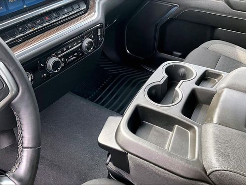 Used 2024 Chevrolet Silverado 1500 LT image 17