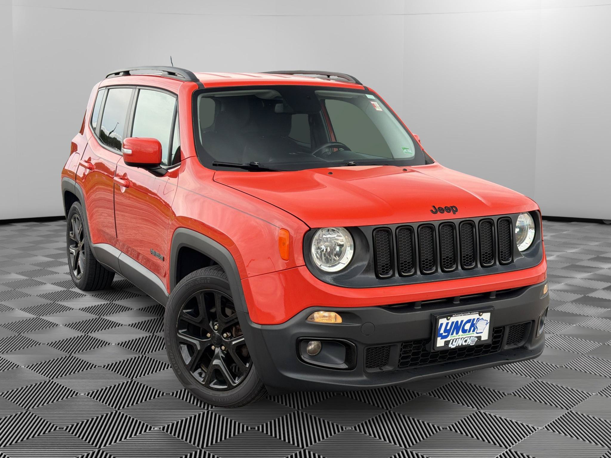 Used 2017 Jeep Renegade Altitude FWD image 5