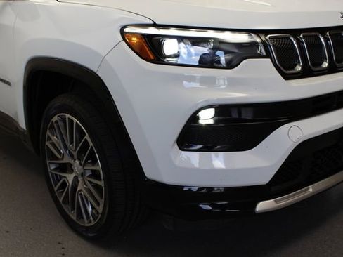 Used 2022 Jeep Compass Limited w/ Elite Group AWD/4WD image 4