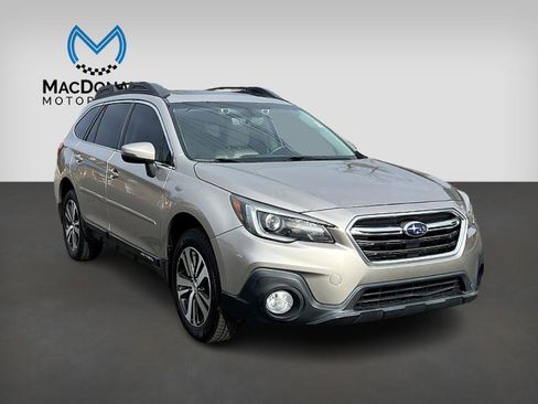 Used 2018 Subaru Outback 2.5i Limited image 2