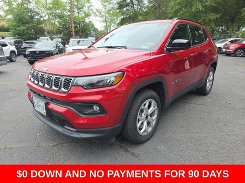 Used 2025 Jeep Compass Latitude AWD/4WD image 1