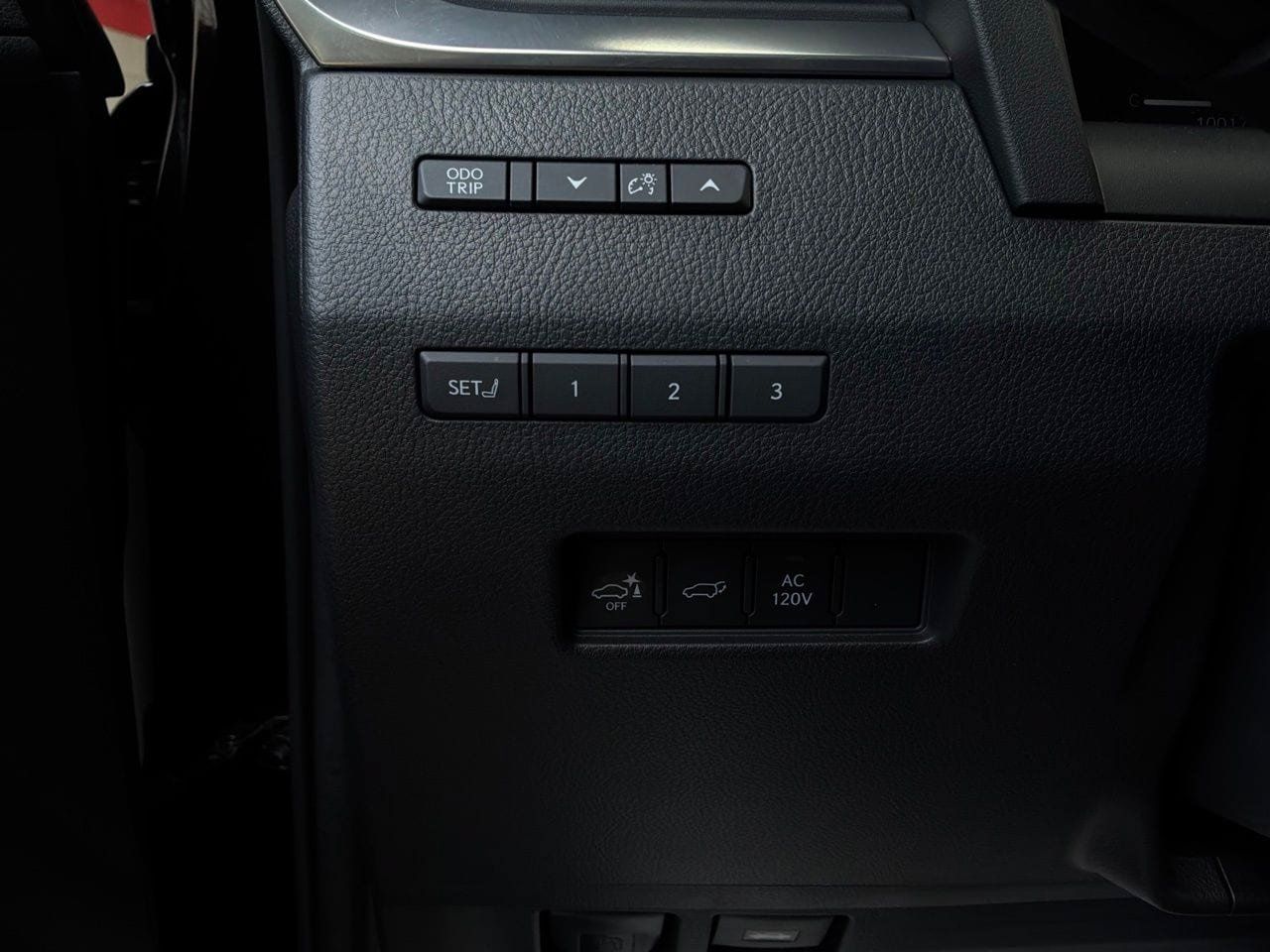 Used 2024 Lexus GX 550 w/ Accessory Package (2T) AWD/4WD image 36