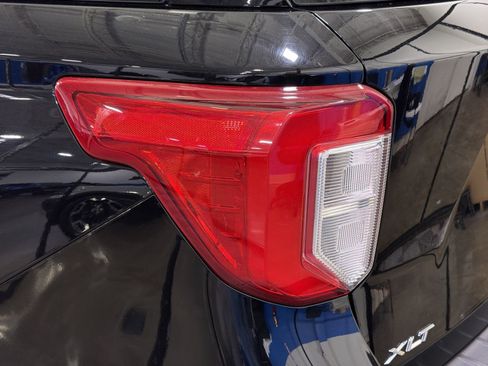 Certified 2023 Ford Explorer XLT w/ Equipment Group 202A AWD/4WD image 18