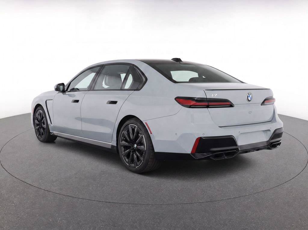 Used 2023 BMW 760i xDrive AWD/4WD image 3
