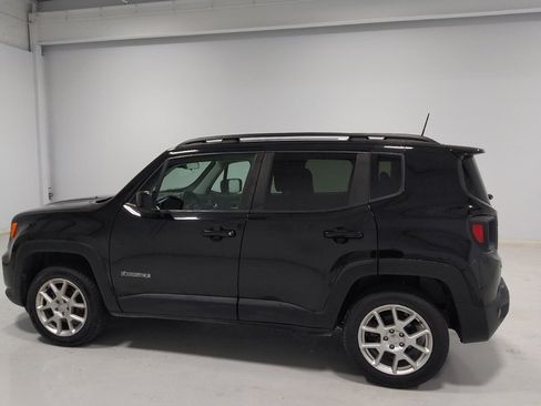 Used 2021 Jeep Renegade Latitude AWD/4WD image 3