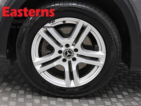 Used 2021 Mercedes-Benz GLB 250 4MATIC w/ Premium Package image 32