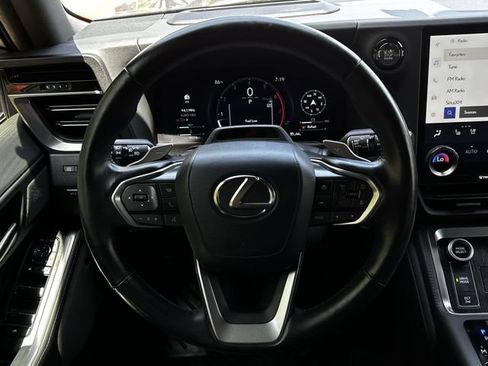 Used 2024 Lexus GX 550 w/ Accessory Package (Z1) AWD/4WD image 13