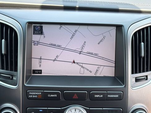 Used 2013 Hyundai Equus Signature RWD image 9