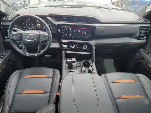 Used 2023 GMC Sierra 1500 AT4 w/ Technology Package AWD/4WD image 13