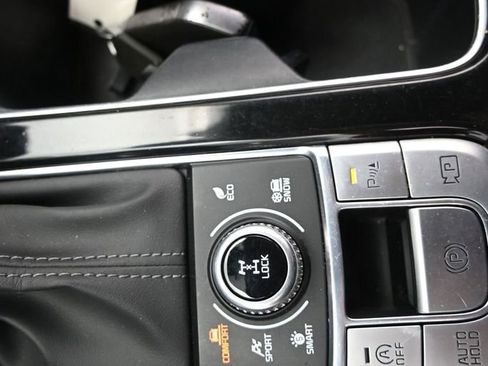 Certified 2023 Kia Telluride SX Prestige AWD/4WD image 37