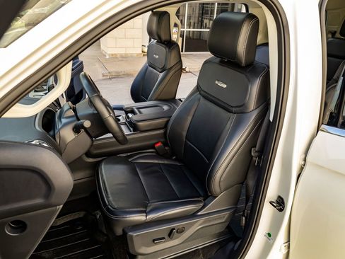 Used 2025 Ford Expedition Platinum w/ Driver's Package image 29