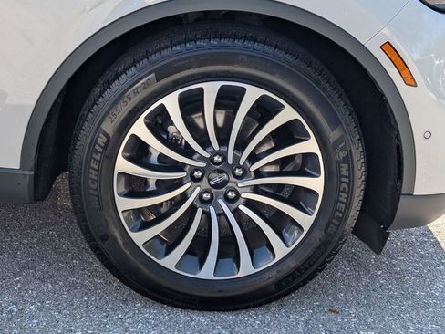 Certified 2023 Lincoln Aviator Reserve image 9