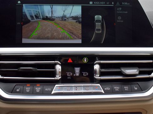 Used 2020 BMW 330i xDrive Sedan w/ Convenience Package image 18