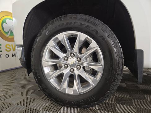 Used 2019 Chevrolet Silverado 1500 LTZ w/ LTZ Premium Package AWD/4WD image 35