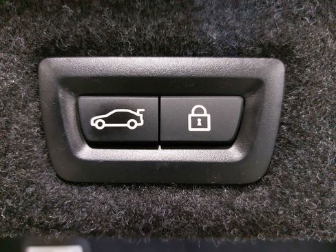 Used 2023 BMW 540i xDrive w/ M Sport Package image 14