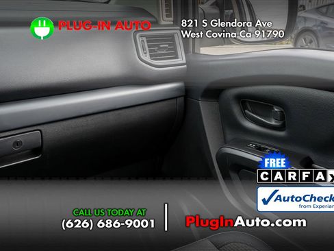 Used 2021 Nissan Titan S w/ S Utility Package image 15