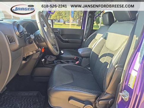 Used 2017 Jeep Wrangler Unlimited Sahara AWD/4WD image 11