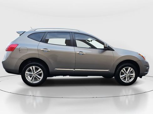 Used 2013 Nissan Rogue SV image 4