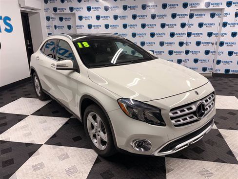 Used 2018 Mercedes-Benz GLA 250 4MATIC w/ Premium Package image 4