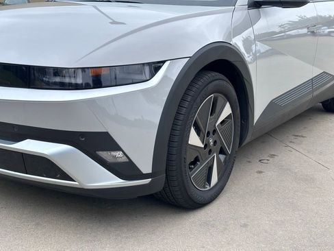 Certified 2026 Hyundai Ioniq 5 SEL RWD image 9