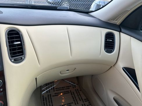 Used 2016 INFINITI QX50 2WD w/ Premium Plus Package image 32