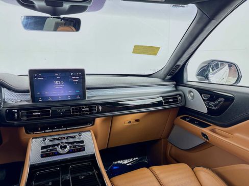 Used 2023 Lincoln Aviator Black Label w/ Dynamic Handling Package image 24